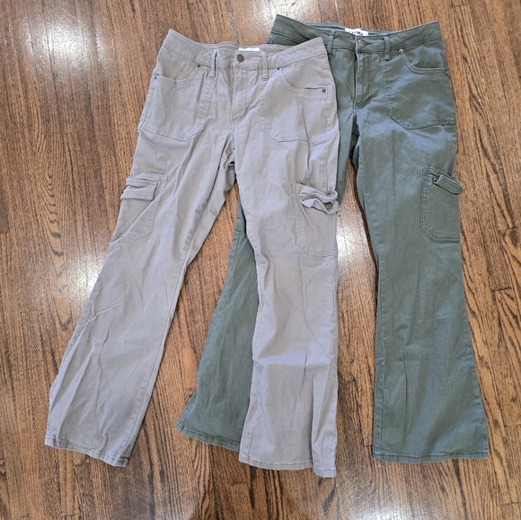 Rsq bundle 2 pair of cargo pants. - Picture 2 of 6
